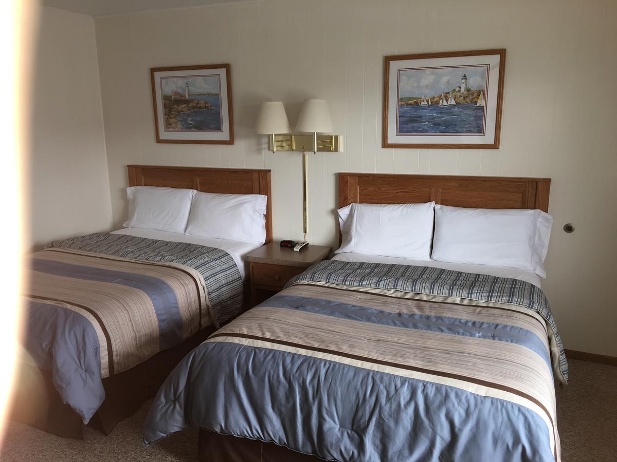 Coho Motel Kewaunee Bagian luar foto